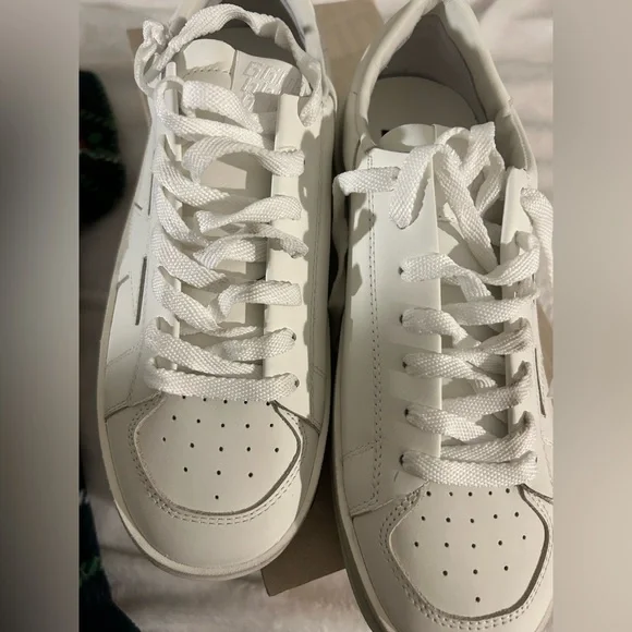 Golden Goose White Leather Low-Top Sneakers - Picture 7 of 16